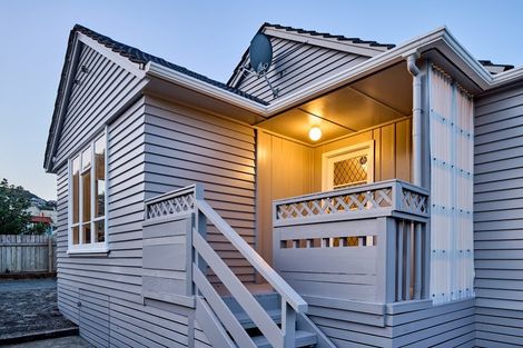 Photo of property in 38a Victory Crescent, Tawa, Wellington, 5028