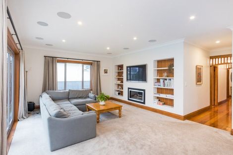 Photo of property in 31 Manapouri Crescent, Hokowhitu, Palmerston North, 4410