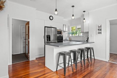 Photo of property in 4 Casey Avenue, Fairfield, Hamilton, 3214