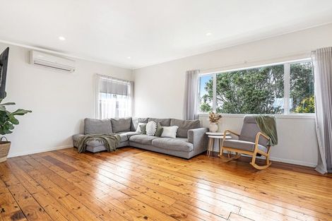 Photo of property in 8 James Mcleod Road, Shelly Beach, Helensville, 0874