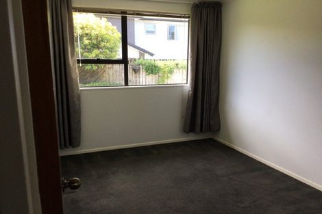 Photo of property in 7 Vardon Road, Green Bay, Auckland, 0604