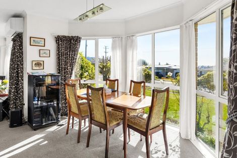 Photo of property in 1 Cobbe Place, Pomare, Rotorua, 3015