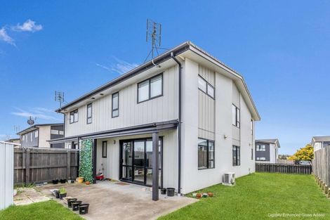 Photo of property in 27 Discovery Place, Marfell, New Plymouth, 4310
