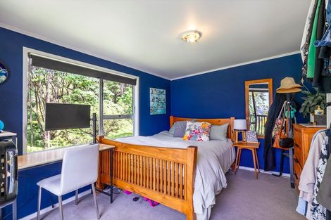 Photo of property in 52 Staincross Street, Green Bay, Auckland, 0604