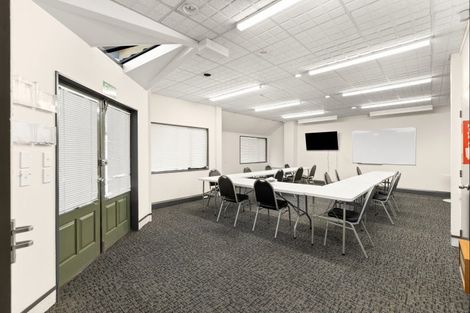 Photo of property in 1/123 Queen Street, Northcote Point, Auckland, 0627
