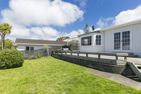 Photo of property in 6 Raumati Terrace, Khandallah, Wellington, 6035