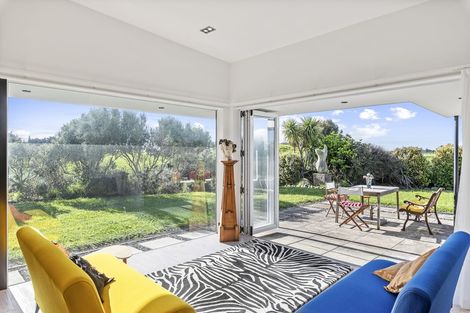 Photo of property in 21 Sandown Road, Te Horo Beach, Otaki, 5581