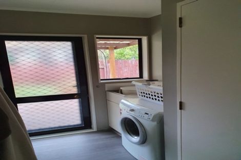 Photo of property in 29 Lydia Place, Kelvin Grove, Palmerston North, 4414