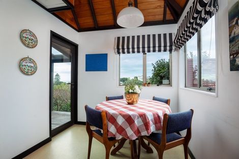 Photo of property in 439 Devon Street West, Lynmouth, New Plymouth, 4310