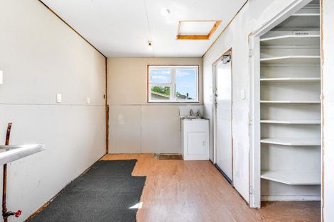 Photo of property in 42 Montgomery Crescent, Bader, Hamilton, 3206