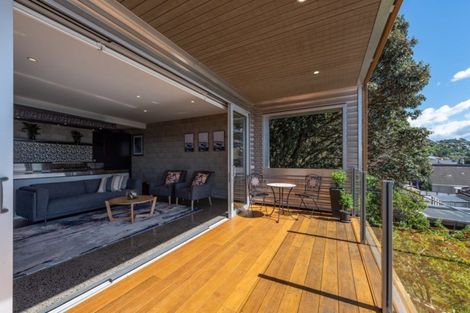 Photo of property in 314a Queens Drive, Lyall Bay, Wellington, 6022