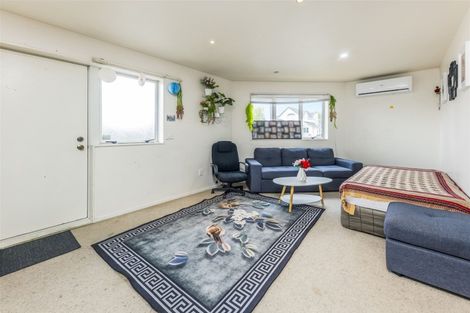Photo of property in 92 Portage Road, New Lynn, Auckland, 0600