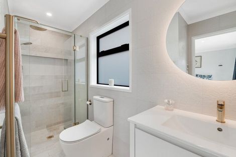 Photo of property in 16a Lillian Place, Orewa, 0931