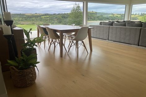 Photo of property in 92 Shakespear Road, Army Bay, Whangaparaoa, 0930