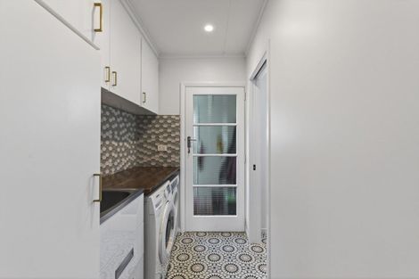 Photo of property in 18 Cowling Road, Hurdon, New Plymouth, 4310