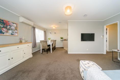 Photo of property in 35 Suzanne Grove, Kelvin Grove, Palmerston North, 4414