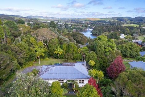 Photo of property in 32 Yorke Road, Haruru, 0204
