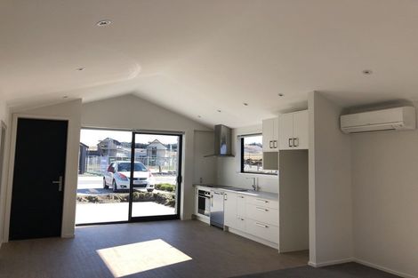 Photo of property in 4 Matakanui Lane, Wanaka, 9305