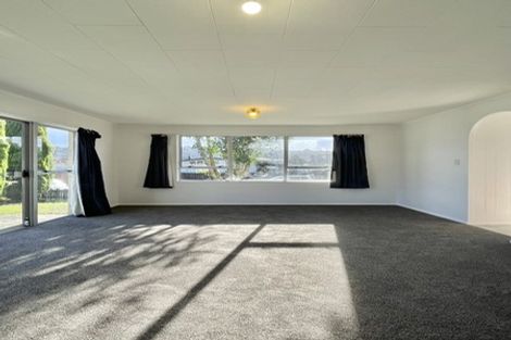 Photo of property in 24a Oregon Drive, Maoribank, Upper Hutt, 5018