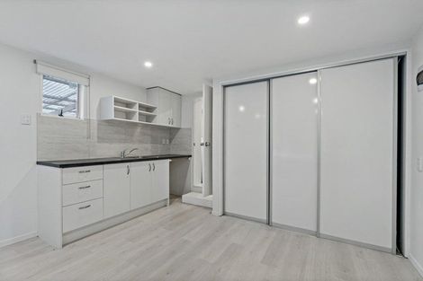 Photo of property in 1/14 Chislehurst Street, Henderson, Auckland, 0612