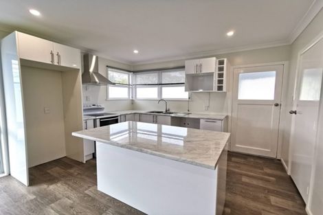 Photo of property in 31 Beaubank Road, Kelston, Auckland, 0602