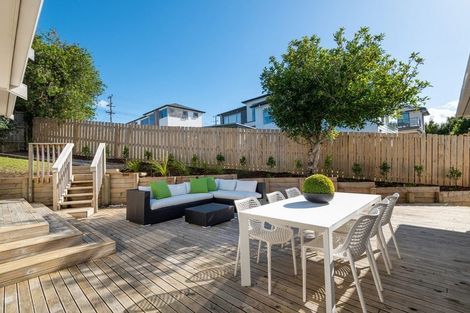 Photo of property in 14 Mcfetridge Place, Hillcrest, Auckland, 0627