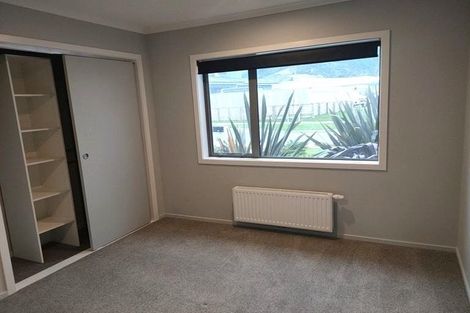 Photo of property in 5 Henrietta Maxwell Grove, Wainuiomata, Lower Hutt, 5014