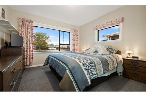 Photo of property in 33 Dacre Street, Linwood, Christchurch, 8062