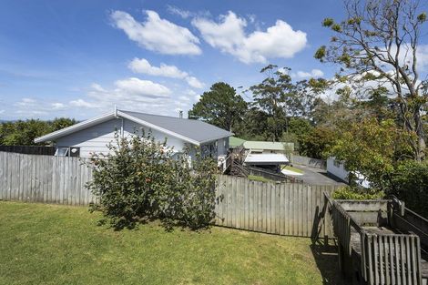 Photo of property in 23 Luckens Road, West Harbour, Auckland, 0618