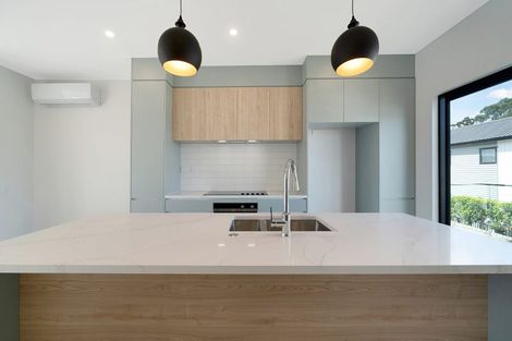 Photo of property in 3/105 Hobsonville Road, West Harbour, Auckland, 0618