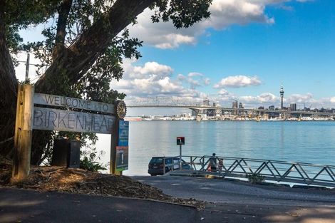 Photo of property in 6/12 Wernham Place, Northcote, Auckland, 0626