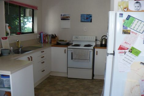 Photo of property in 152 Queens Drive, Lyall Bay, Wellington, 6022