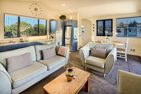 Photo of property in 2 Toms Road, Titahi Bay, Porirua, 5022