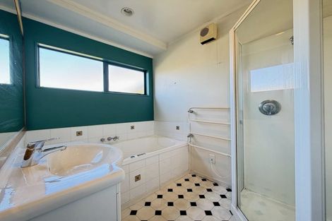 Photo of property in 31a Nalanda Crescent, Broadmeadows, Wellington, 6035