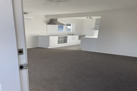 Photo of property in 1/8 Waikaremoana Place, Pakuranga Heights, Auckland, 2010