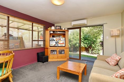 Photo of property in 32 Prestons Road, Redwood, Christchurch, 8051
