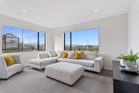 Photo of property in 78 Metoriti Crescent, Karaka, 2124