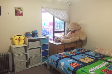 Photo of property in 13 Ciprian Place, Henderson, Auckland, 0612