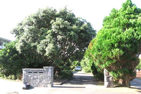 Photo of property in 2/14 Frieston Road, Milford, Auckland, 0620