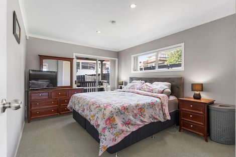 Photo of property in 152 Everglade Drive, Totara Heights, Auckland, 2105
