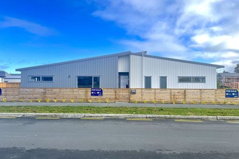 Photo of property in 1 Hoia Street, Papakura, 2110