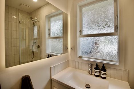 Photo of property in 130 Canongate Street, Birkdale, Auckland, 0626