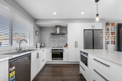 Photo of property in 12 Erlam Place, Matipo Heights, Rotorua, 3015