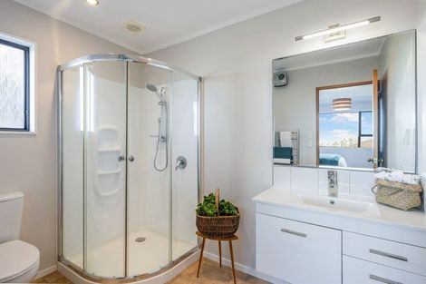 Photo of property in 3 Ramphal Terrace, Khandallah, Wellington, 6035