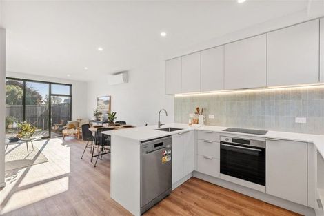 Photo of property in 2/90 Browns Road, St Albans, Christchurch, 8014