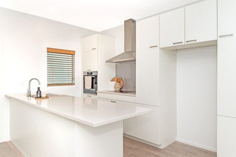 Photo of property in 2/4 Reads Quay, Gisborne, 4010