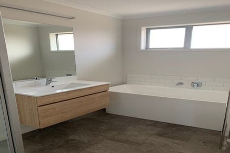 Photo of property in 12 Tarata Grove, Lansdowne, Masterton, 5810