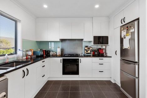 Photo of property in St Claire Village, 10/172 Mcleod Road, Te Atatu South, Auckland, 0610