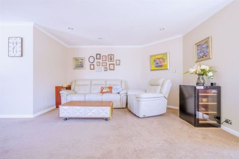 Photo of property in 8 Shirldale Place, Avonhead, Christchurch, 8042