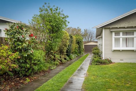 Photo of property in 6 Nortons Road, Avonhead, Christchurch, 8042